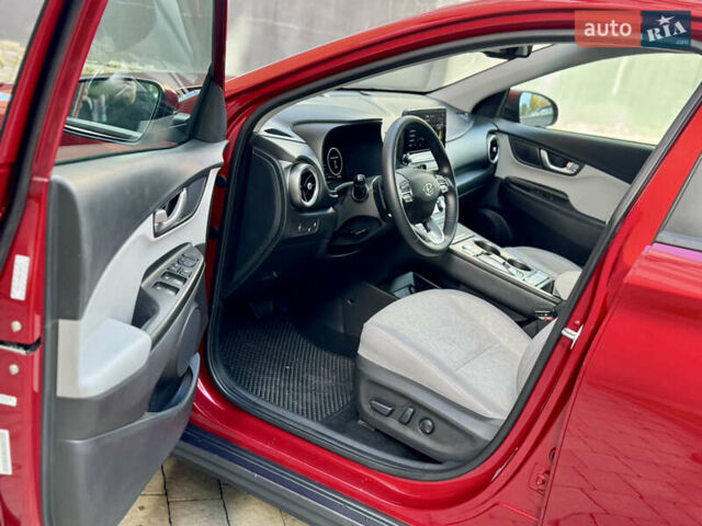 Красный Хендай Kona, объемом двигателя 0 л и пробегом 103 тыс. км за 21400 $, фото 48 на Automoto.ua