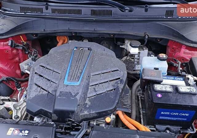 Красный Хендай Kona, объемом двигателя 0 л и пробегом 56 тыс. км за 25000 $, фото 15 на Automoto.ua