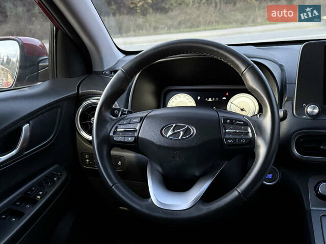 Красный Хендай Kona, объемом двигателя 0 л и пробегом 41 тыс. км за 17200 $, фото 2 на Automoto.ua