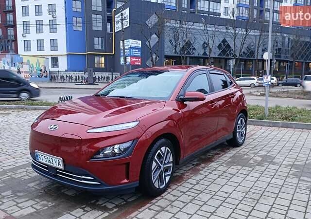 Красный Хендай Kona, объемом двигателя 0 л и пробегом 56 тыс. км за 25000 $, фото 2 на Automoto.ua