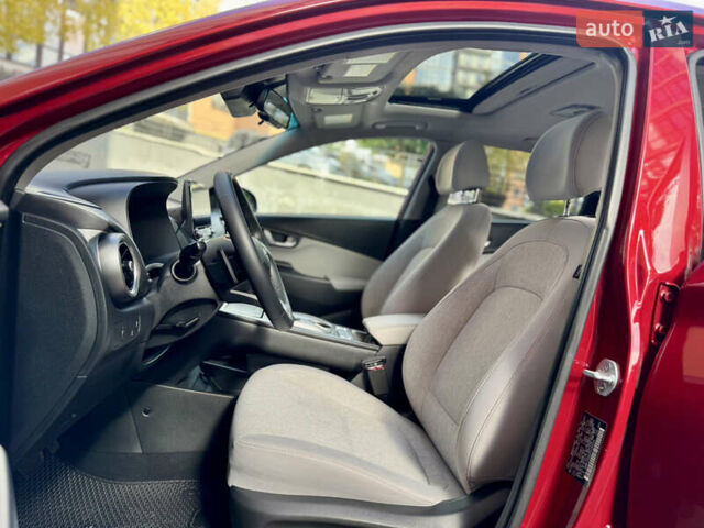 Красный Хендай Kona, объемом двигателя 0 л и пробегом 103 тыс. км за 21400 $, фото 87 на Automoto.ua