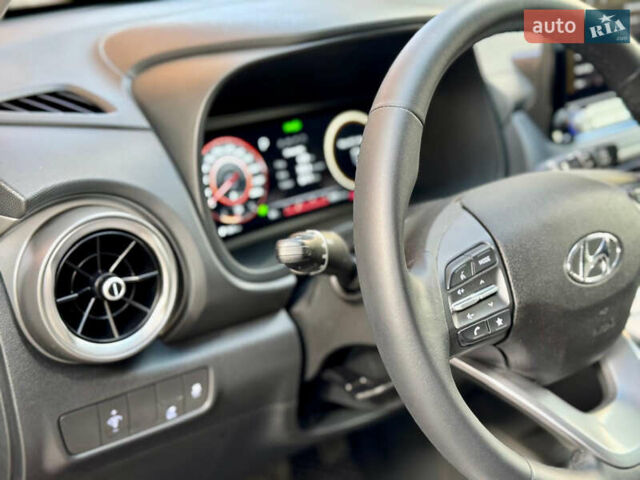 Червоний Хендай Kona, об'ємом двигуна 0 л та пробігом 100 тис. км за 20900 $, фото 72 на Automoto.ua