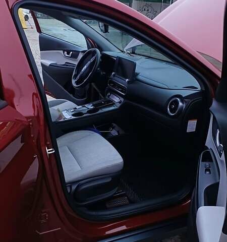 Красный Хендай Kona, объемом двигателя 0 л и пробегом 56 тыс. км за 25000 $, фото 19 на Automoto.ua