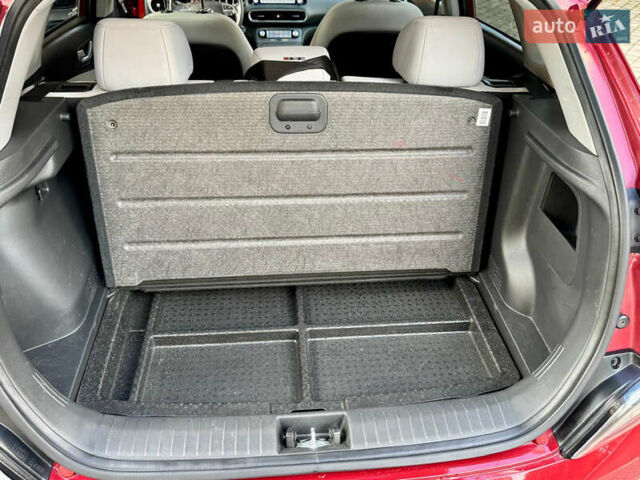 Червоний Хендай Kona, об'ємом двигуна 0 л та пробігом 100 тис. км за 20900 $, фото 95 на Automoto.ua