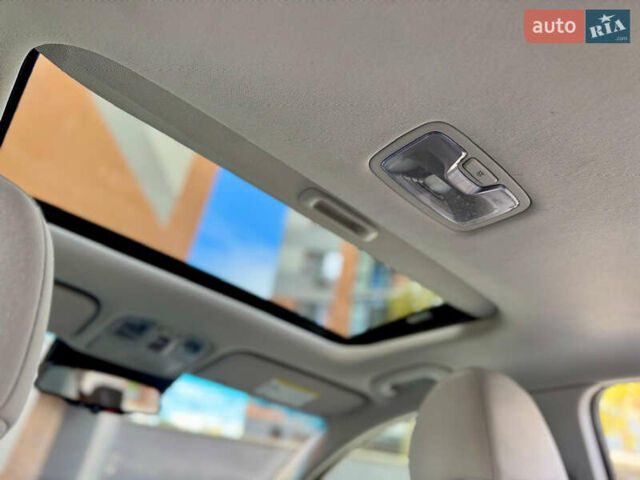 Червоний Хендай Kona, об'ємом двигуна 0 л та пробігом 100 тис. км за 20900 $, фото 87 на Automoto.ua