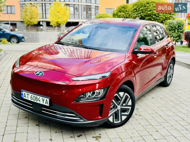 Красный Хендай Kona, объемом двигателя 0 л и пробегом 103 тыс. км за 21400 $, фото 4 на Automoto.ua