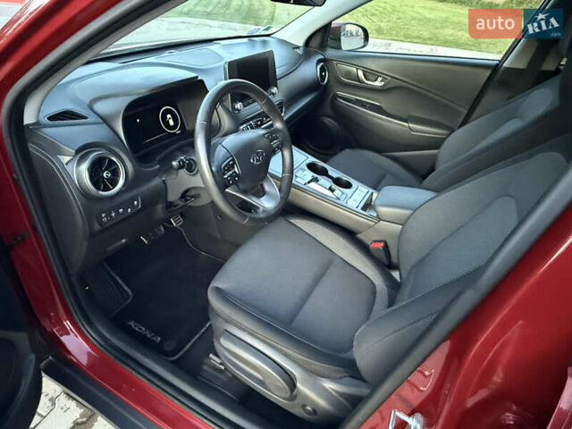 Красный Хендай Kona, объемом двигателя 0 л и пробегом 41 тыс. км за 17200 $, фото 16 на Automoto.ua