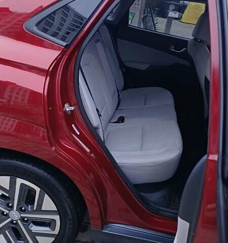 Красный Хендай Kona, объемом двигателя 0 л и пробегом 56 тыс. км за 25000 $, фото 24 на Automoto.ua