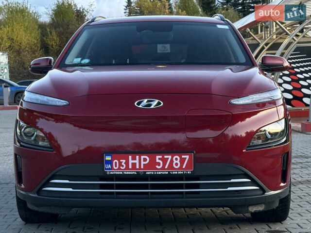 Красный Хендай Kona, объемом двигателя 0 л и пробегом 41 тыс. км за 17200 $, фото 6 на Automoto.ua