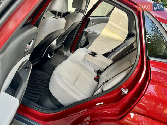 Красный Хендай Kona, объемом двигателя 0 л и пробегом 103 тыс. км за 21400 $, фото 77 на Automoto.ua