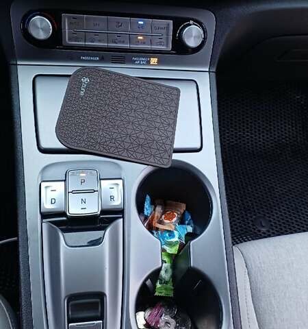 Красный Хендай Kona, объемом двигателя 0 л и пробегом 56 тыс. км за 25000 $, фото 26 на Automoto.ua