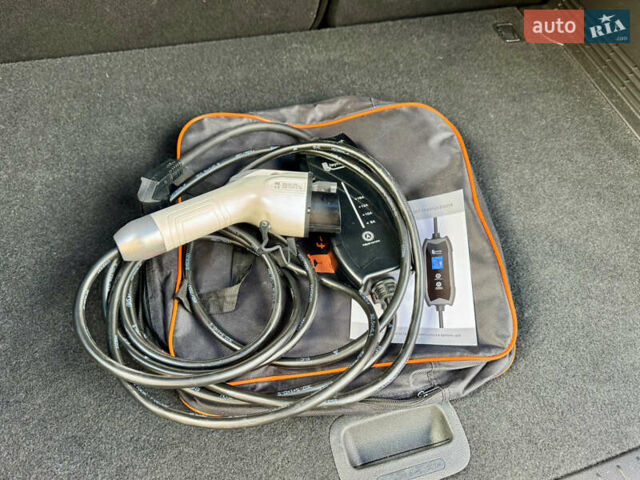 Красный Хендай Kona, объемом двигателя 0 л и пробегом 103 тыс. км за 21400 $, фото 100 на Automoto.ua