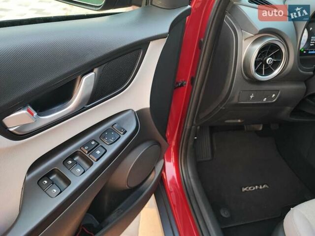 Червоний Хендай Kona, об'ємом двигуна 0 л та пробігом 40 тис. км за 21000 $, фото 57 на Automoto.ua