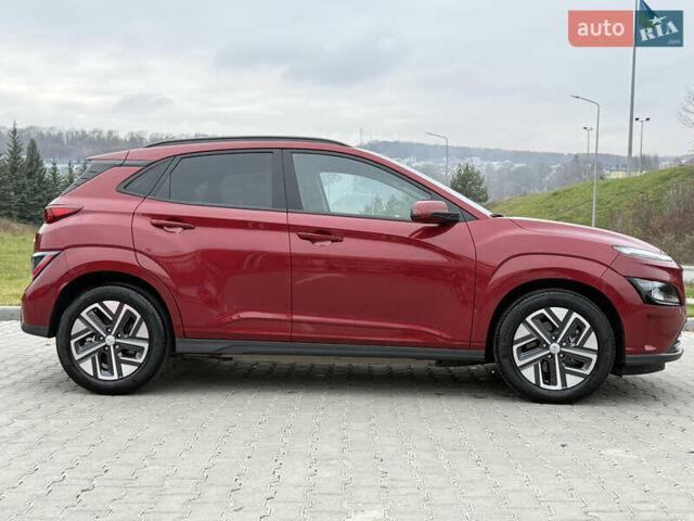 Червоний Хендай Kona, об'ємом двигуна 0 л та пробігом 17 тис. км за 16999 $, фото 8 на Automoto.ua