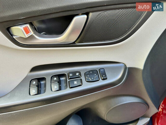 Красный Хендай Kona, объемом двигателя 0 л и пробегом 103 тыс. км за 21400 $, фото 94 на Automoto.ua