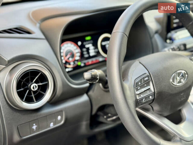 Красный Хендай Kona, объемом двигателя 0 л и пробегом 103 тыс. км за 21400 $, фото 51 на Automoto.ua