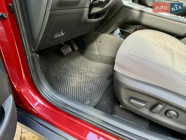 Красный Хендай Kona, объемом двигателя 0 л и пробегом 103 тыс. км за 21400 $, фото 71 на Automoto.ua