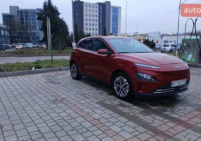 Красный Хендай Kona, объемом двигателя 0 л и пробегом 56 тыс. км за 25000 $, фото 3 на Automoto.ua