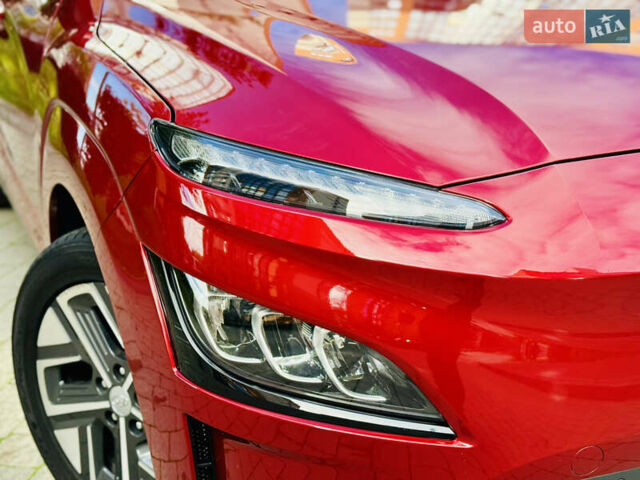 Красный Хендай Kona, объемом двигателя 0 л и пробегом 103 тыс. км за 21400 $, фото 26 на Automoto.ua