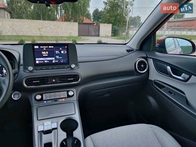 Червоний Хендай Kona, об'ємом двигуна 0 л та пробігом 40 тис. км за 21000 $, фото 36 на Automoto.ua