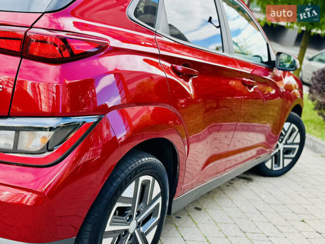 Красный Хендай Kona, объемом двигателя 0 л и пробегом 103 тыс. км за 21400 $, фото 21 на Automoto.ua
