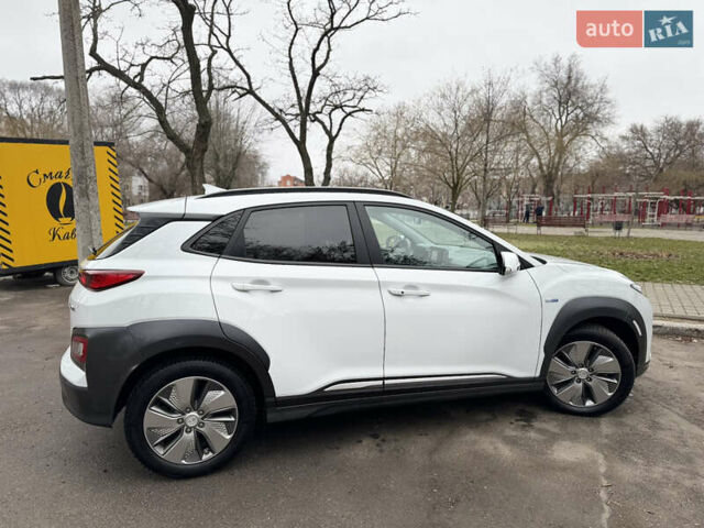 Хендай Kona, объемом двигателя 0 л и пробегом 139 тыс. км за 16650 $, фото 3 на Automoto.ua