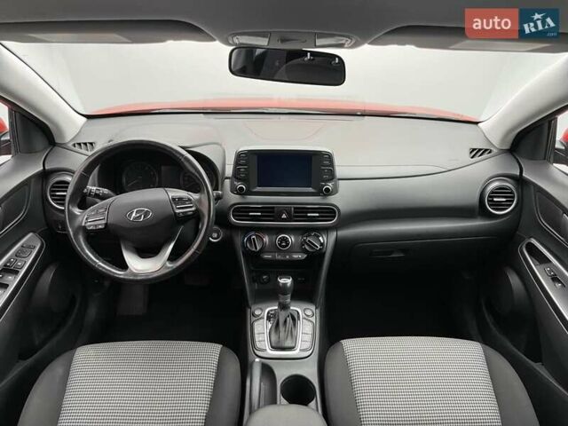 Хендай Kona, объемом двигателя 2 л и пробегом 96 тыс. км за 14916 $, фото 10 на Automoto.ua