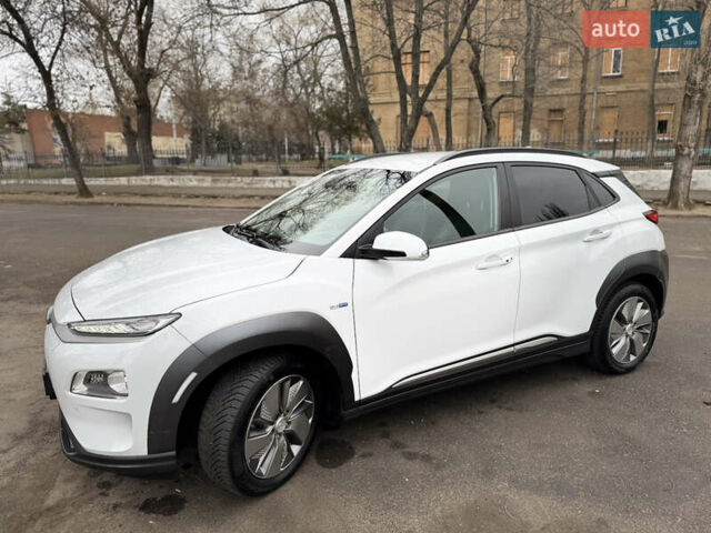 Хендай Kona, объемом двигателя 0 л и пробегом 139 тыс. км за 16650 $, фото 7 на Automoto.ua