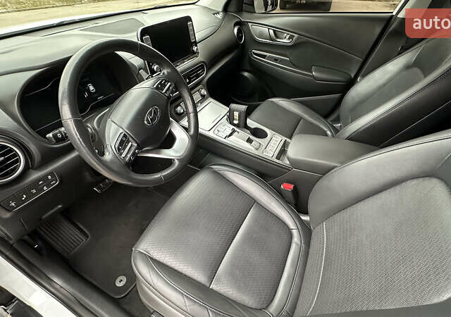 Хендай Kona, объемом двигателя 0 л и пробегом 112 тыс. км за 17200 $, фото 20 на Automoto.ua