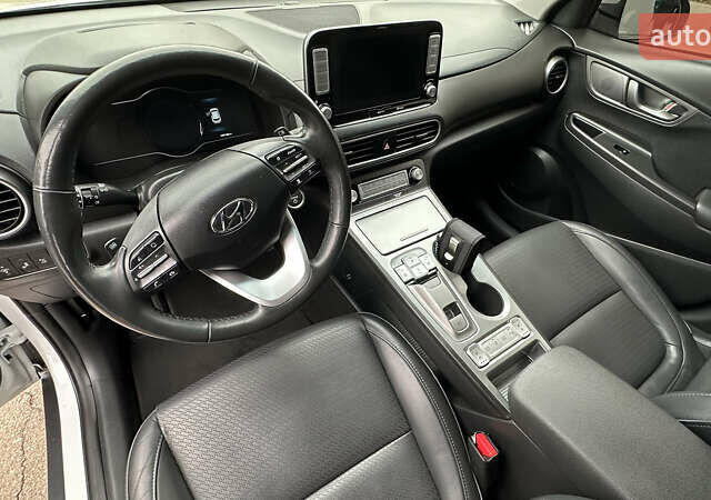 Хендай Kona, объемом двигателя 0 л и пробегом 112 тыс. км за 17200 $, фото 17 на Automoto.ua