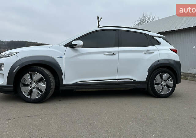 Хендай Kona, объемом двигателя 0 л и пробегом 112 тыс. км за 17200 $, фото 12 на Automoto.ua