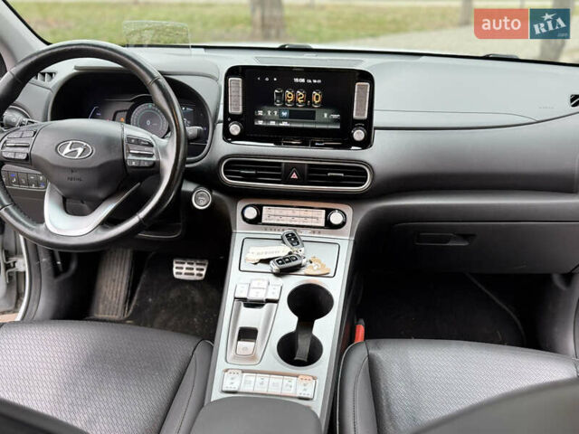 Хендай Kona, объемом двигателя 0 л и пробегом 139 тыс. км за 16650 $, фото 14 на Automoto.ua