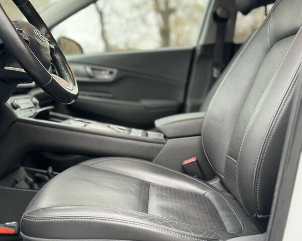 Хендай Kona, объемом двигателя 0 л и пробегом 139 тыс. км за 16650 $, фото 10 на Automoto.ua