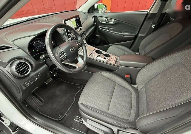 Хендай Kona, объемом двигателя 0 л и пробегом 70 тыс. км за 16950 $, фото 22 на Automoto.ua