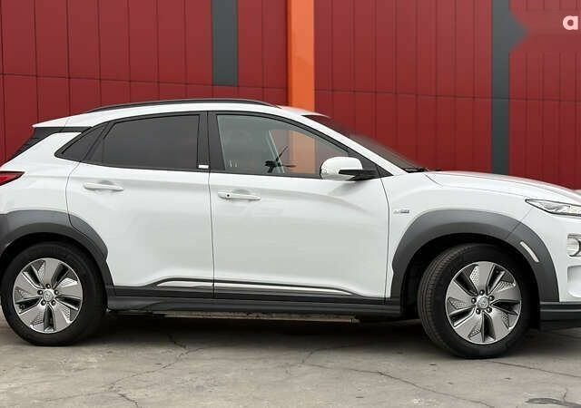Хендай Kona, объемом двигателя 0 л и пробегом 70 тыс. км за 16950 $, фото 9 на Automoto.ua