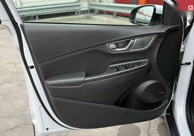 Хендай Kona, объемом двигателя 0 л и пробегом 70 тыс. км за 16950 $, фото 18 на Automoto.ua