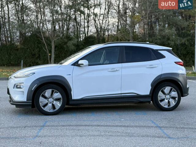 Хендай Kona, об'ємом двигуна 0 л та пробігом 117 тис. км за 17500 $, фото 7 на Automoto.ua