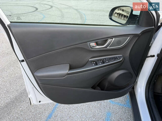 Хендай Kona, об'ємом двигуна 0 л та пробігом 117 тис. км за 17500 $, фото 15 на Automoto.ua