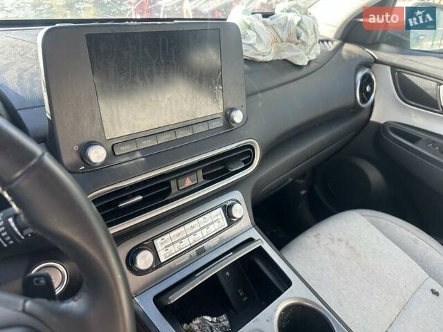 Хендай Kona, объемом двигателя 0 л и пробегом 66 тыс. км за 5700 $, фото 18 на Automoto.ua