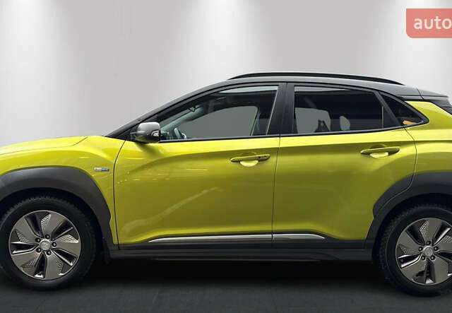 Желтый Хендай Kona, объемом двигателя 0 л и пробегом 111 тыс. км за 13950 $, фото 3 на Automoto.ua