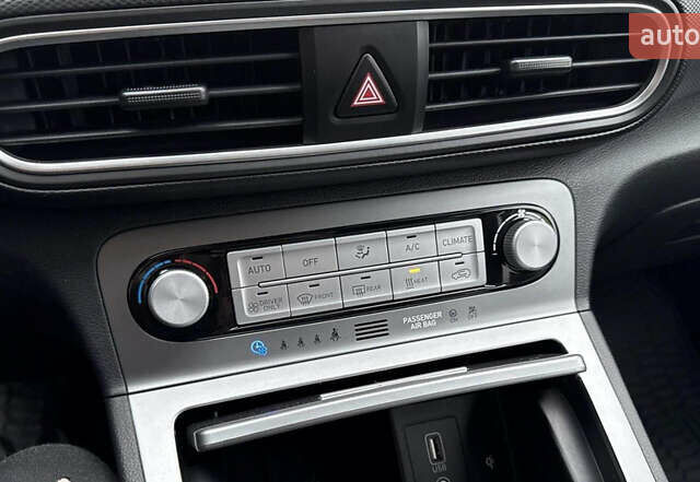 Желтый Хендай Kona, объемом двигателя 0 л и пробегом 111 тыс. км за 13950 $, фото 15 на Automoto.ua