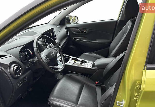 Желтый Хендай Kona, объемом двигателя 0 л и пробегом 111 тыс. км за 13950 $, фото 8 на Automoto.ua