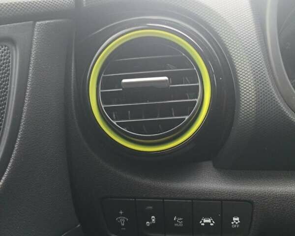 Желтый Хендай Kona, объемом двигателя 1.59 л и пробегом 72 тыс. км за 17400 $, фото 26 на Automoto.ua