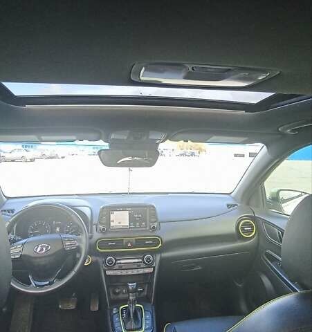 Желтый Хендай Kona, объемом двигателя 1.59 л и пробегом 72 тыс. км за 17400 $, фото 12 на Automoto.ua