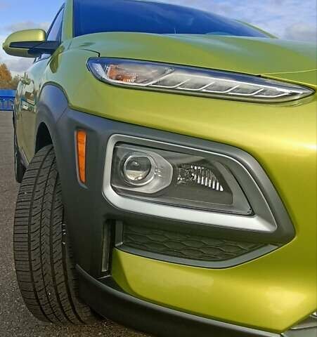 Желтый Хендай Kona, объемом двигателя 1.59 л и пробегом 72 тыс. км за 17400 $, фото 6 на Automoto.ua