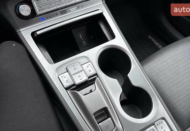 Желтый Хендай Kona, объемом двигателя 0 л и пробегом 111 тыс. км за 13950 $, фото 16 на Automoto.ua