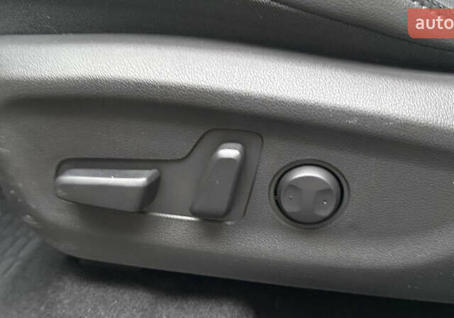 Желтый Хендай Kona, объемом двигателя 0 л и пробегом 111 тыс. км за 13950 $, фото 18 на Automoto.ua