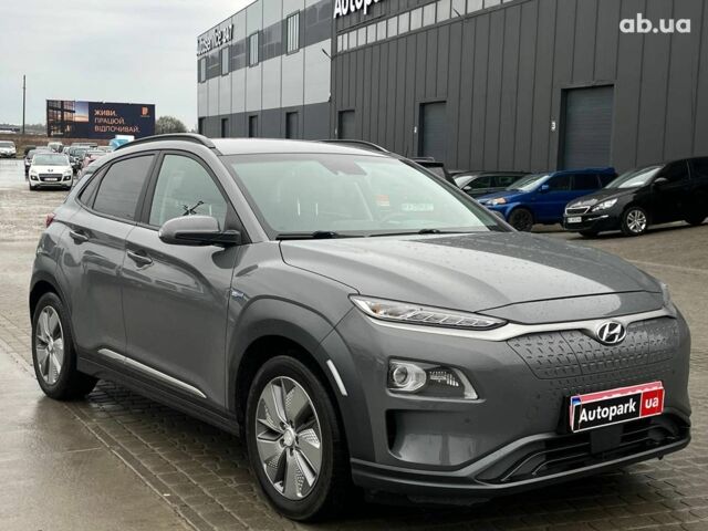 Серый Хендай Kona, объемом двигателя 0 л и пробегом 101 тыс. км за 16990 $, фото 2 на Automoto.ua