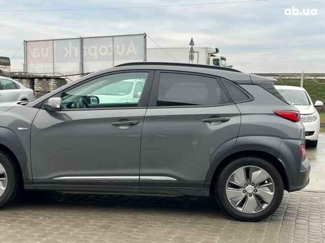 Серый Хендай Kona, объемом двигателя 0 л и пробегом 101 тыс. км за 16990 $, фото 40 на Automoto.ua