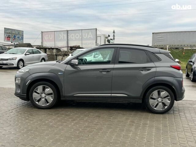 Серый Хендай Kona, объемом двигателя 0 л и пробегом 101 тыс. км за 16990 $, фото 44 на Automoto.ua